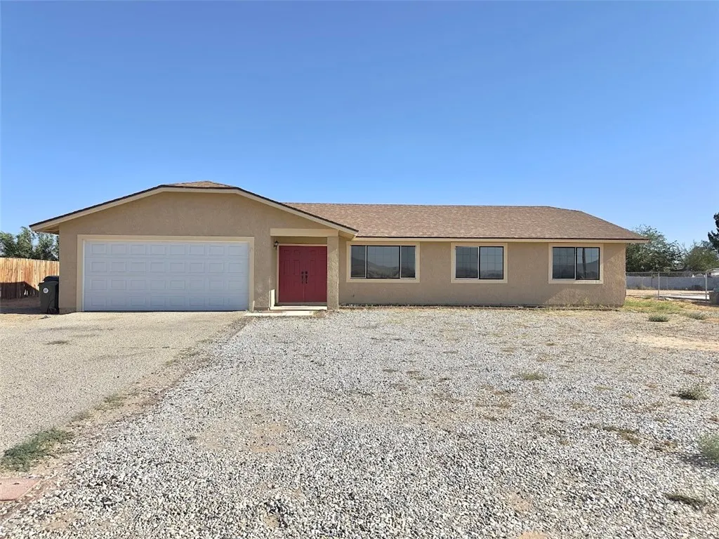 22311 Thunderbird Road, Apple Valley, California 92307 home-pic-1