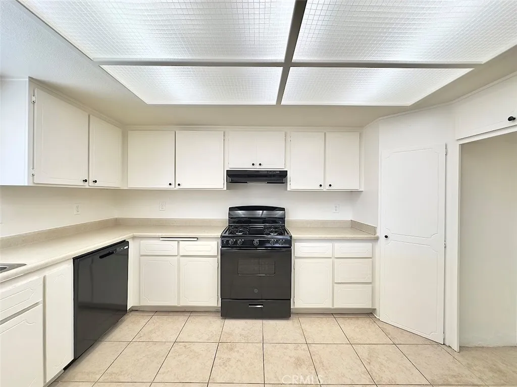 22311 Thunderbird Road, Apple Valley, California 92307 home-pic-8