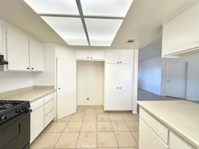 22311 Thunderbird Road, Apple Valley, California 92307