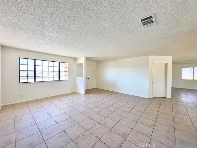 22311 Thunderbird Road, Apple Valley, California 92307