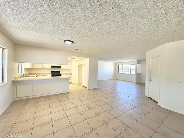 22311 Thunderbird Road, Apple Valley, California 92307