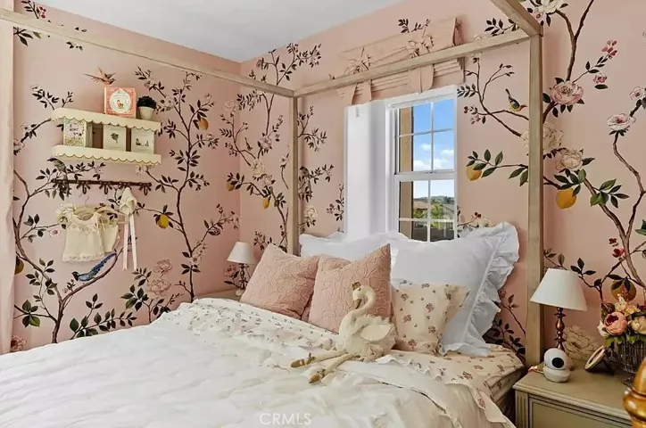 Upstairs bedroom 4