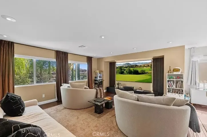 Spacious Loft