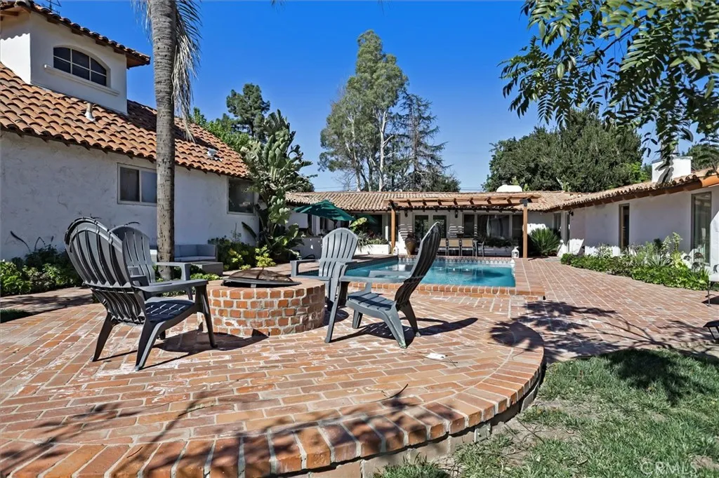 23130 Oxnard Street, Woodland Hills, California 91367 home-pic-29