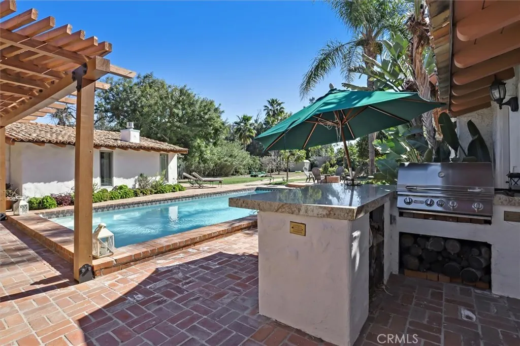 23130 Oxnard Street, Woodland Hills, California 91367 home-pic-23