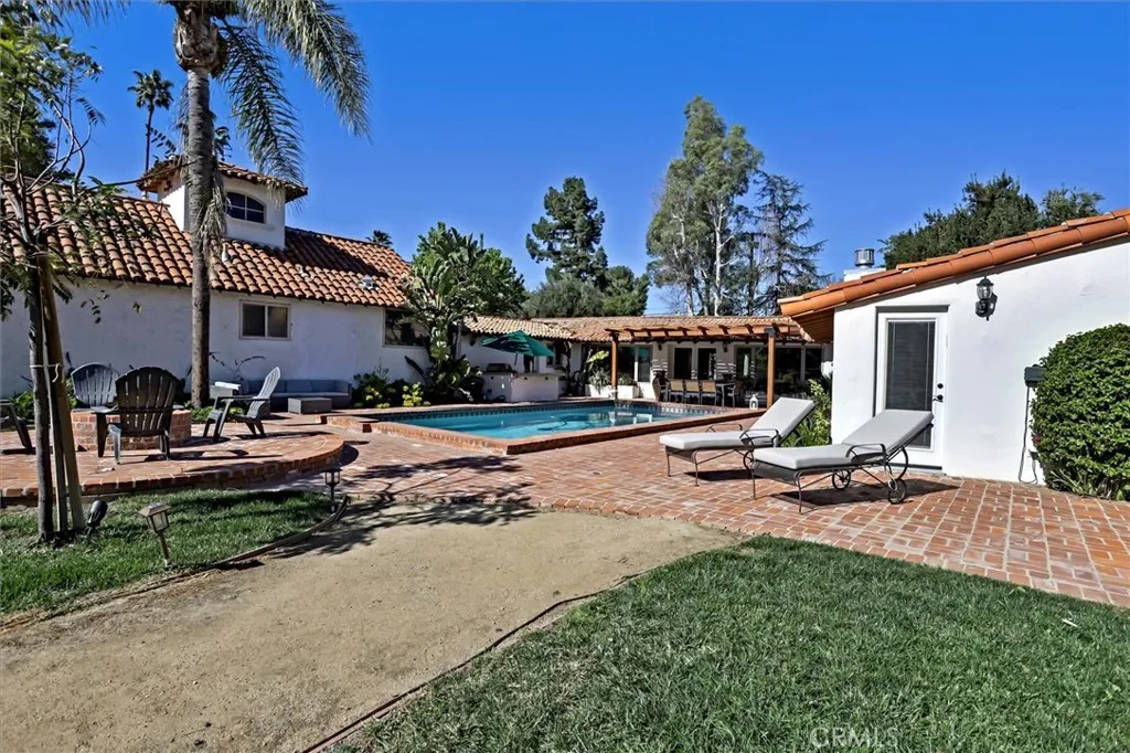 23130 Oxnard Street, Woodland Hills, California 91367 home-pic-30