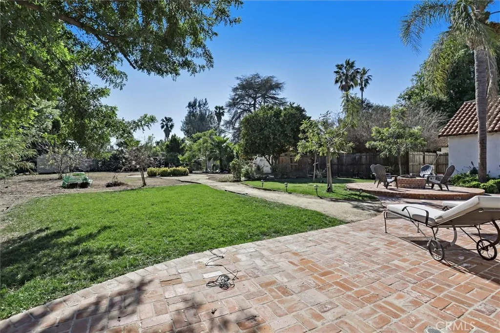 23130 Oxnard Street, Woodland Hills, California 91367 home-pic-28
