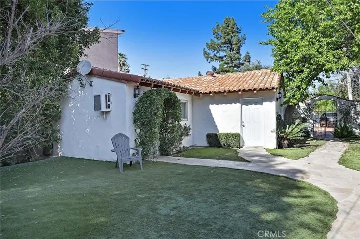 Garage & studio/salon