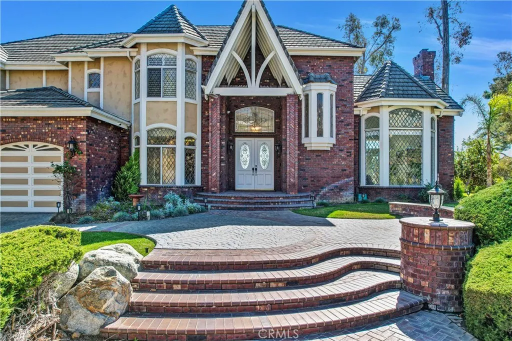 102 Mill Run, Monrovia, California 91016 home-pic-2