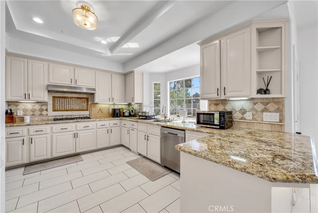 102 Mill Run, Monrovia, California 91016 home-pic-17