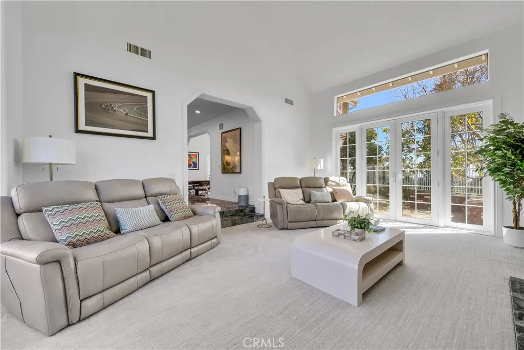 102 Mill Run, Monrovia, California 91016 home-pic-9