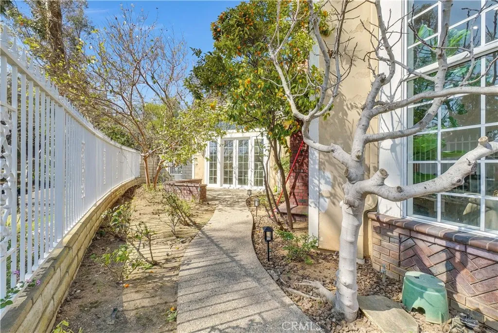 102 Mill Run, Monrovia, California 91016 home-pic-49