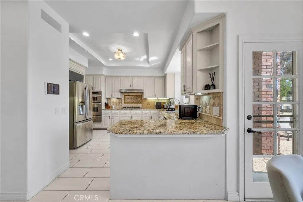 102 Mill Run, Monrovia, California 91016 home-pic-16