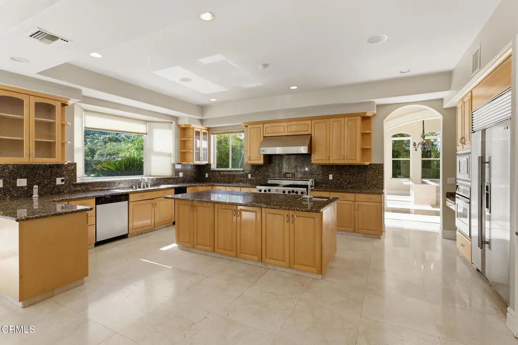 4174 Elm View Drive, Los Angeles, California 91316 home-pic-10