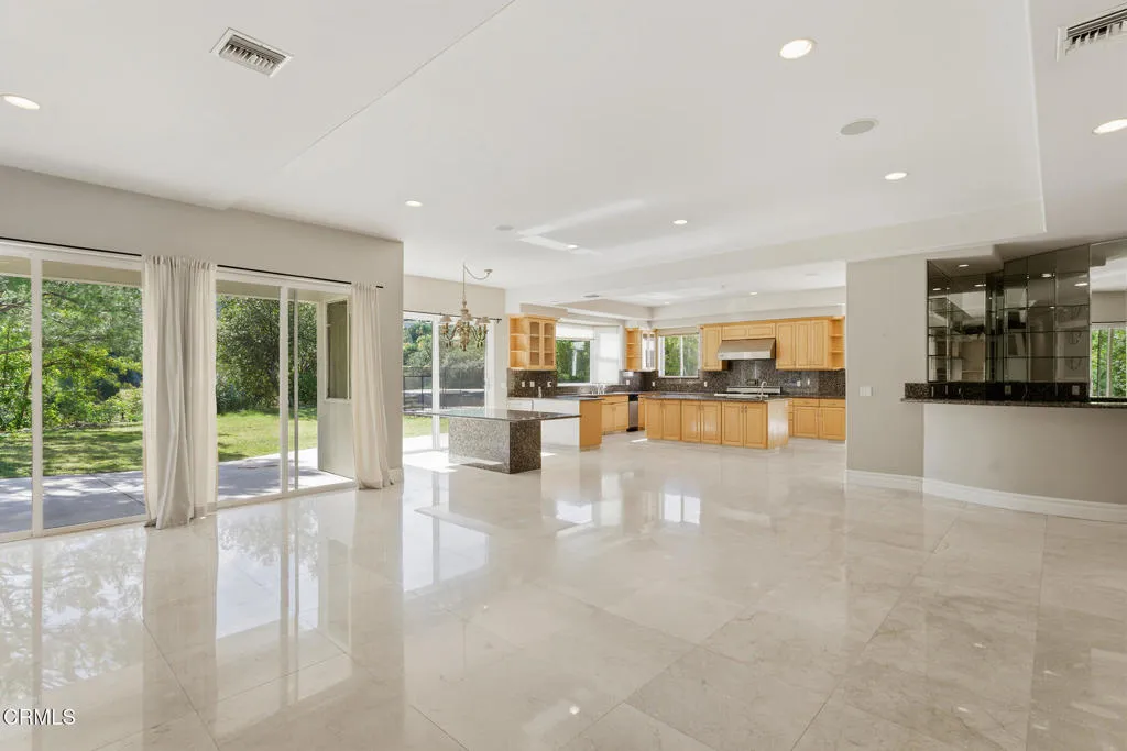 4174 Elm View Drive, Los Angeles, California 91316 home-pic-4