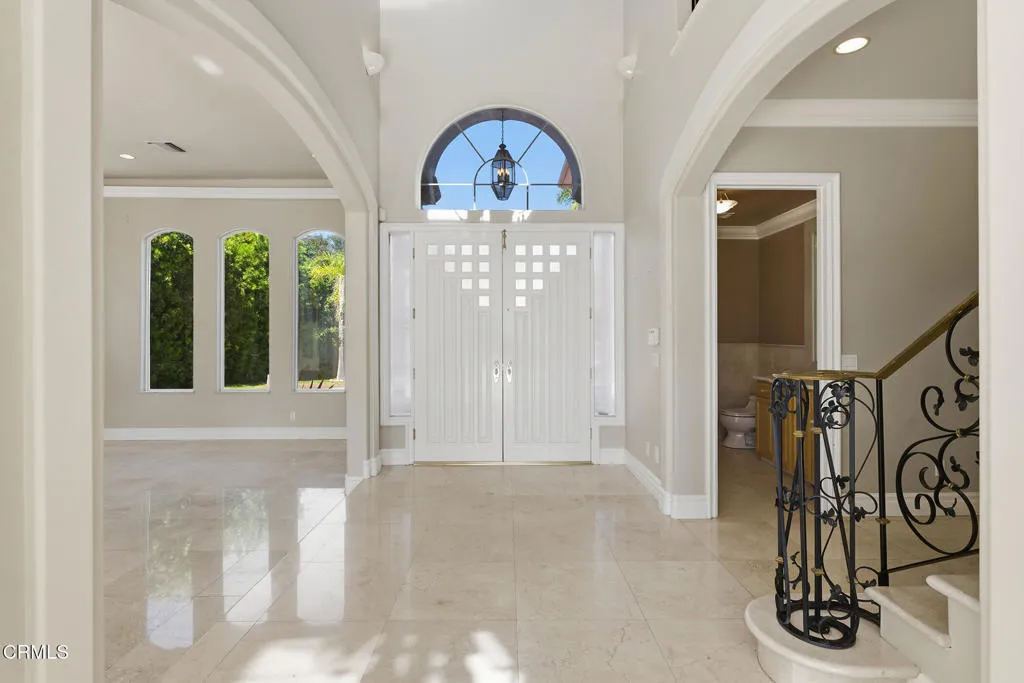 4174 Elm View Drive, Los Angeles, California 91316 home-pic-8