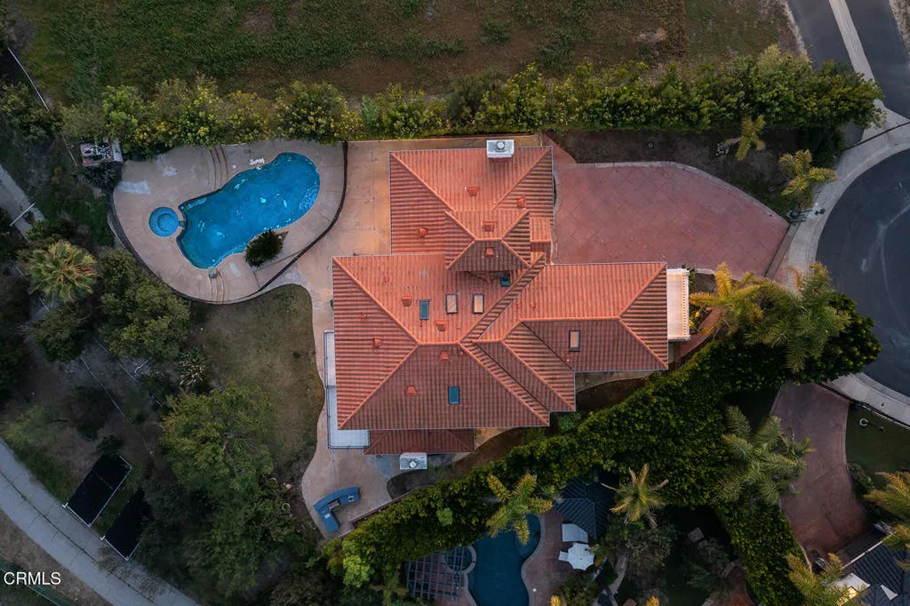 4174 Elm View Drive, Los Angeles, California 91316 home-pic-39