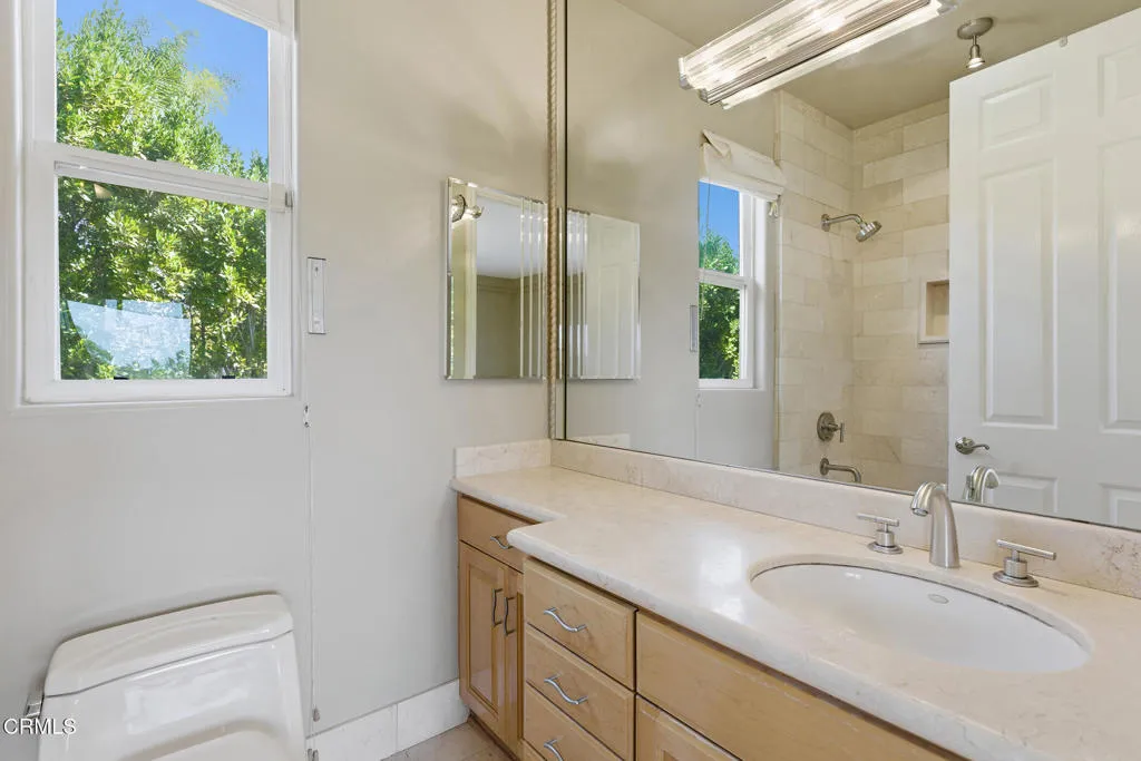 4174 Elm View Drive, Los Angeles, California 91316 home-pic-33