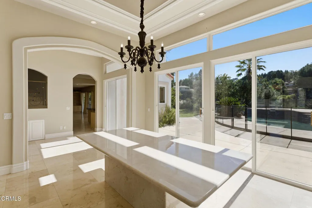 4174 Elm View Drive, Los Angeles, California 91316 home-pic-15