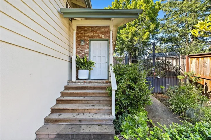 1909 Pineridge, Cambria, California 93428