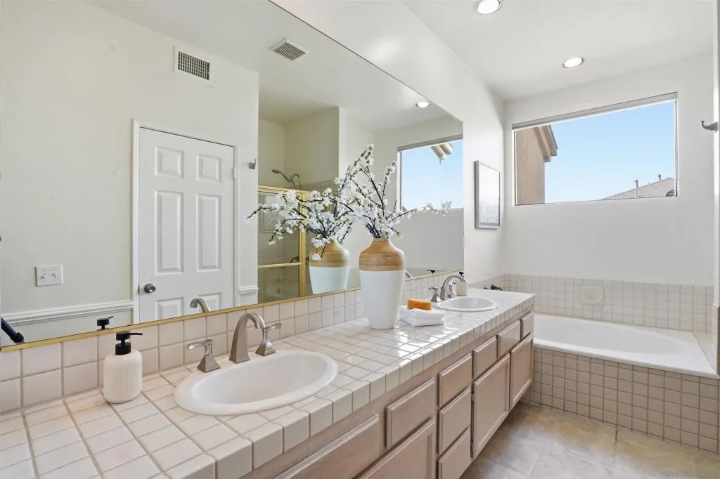 4383 Nobel Dr 86, San Diego, California 92122 home-pic-23