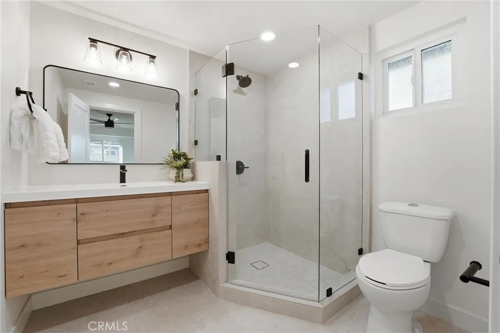 2320 N Hathaway Street, Santa Ana, California 92705 home-pic-26