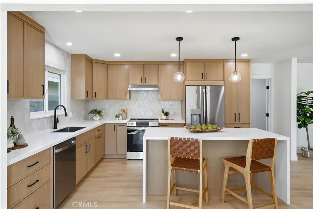 2320 N Hathaway Street, Santa Ana, California 92705 home-pic-16