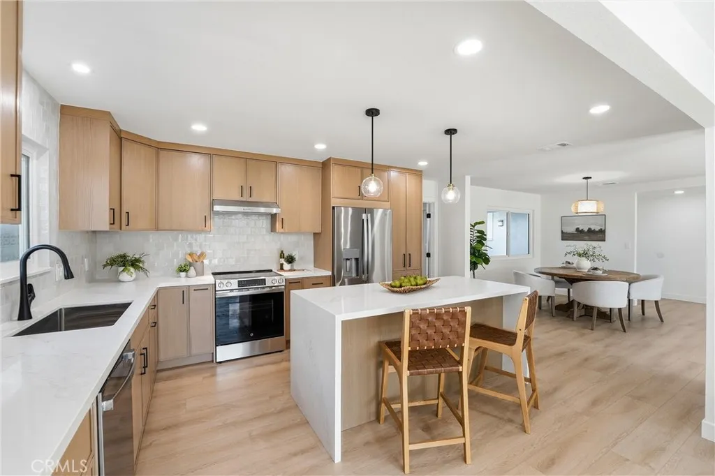 2320 N Hathaway Street, Santa Ana, California 92705 home-pic-17