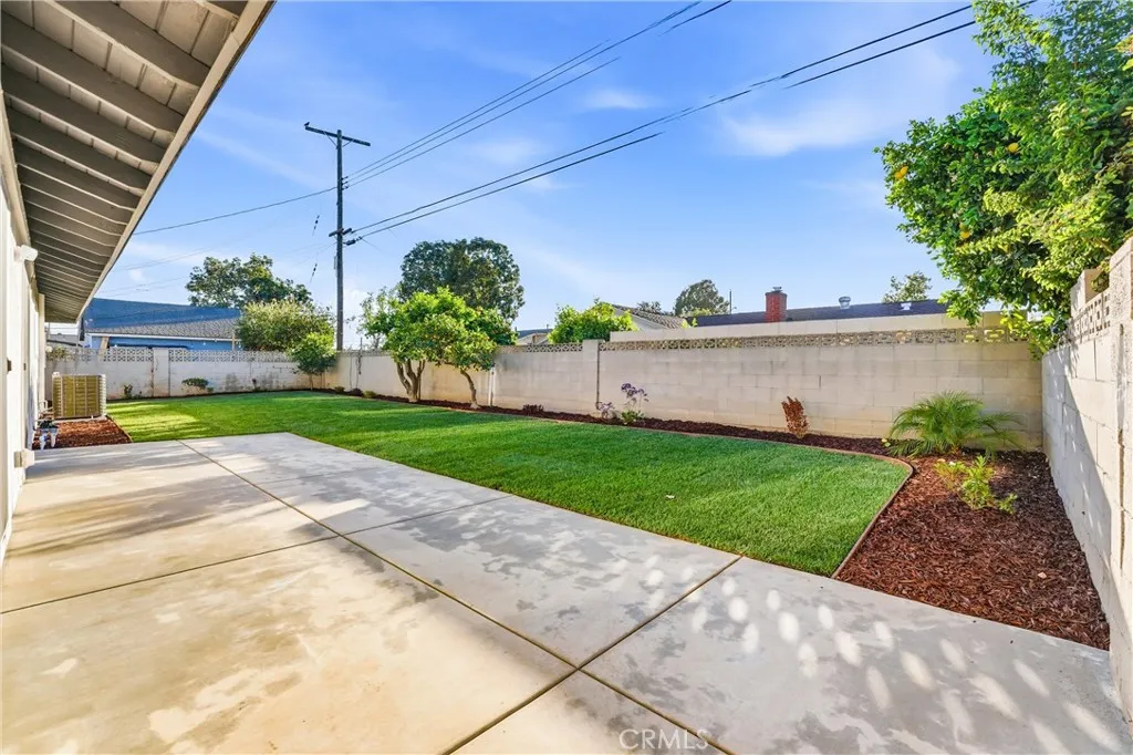 2320 N Hathaway Street, Santa Ana, California 92705 home-pic-40