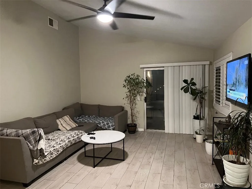 918 Ivy Street, Hemet, California 92545 home-pic-20