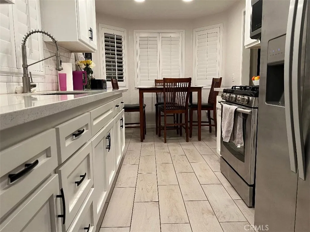 918 Ivy Street, Hemet, California 92545 home-pic-11