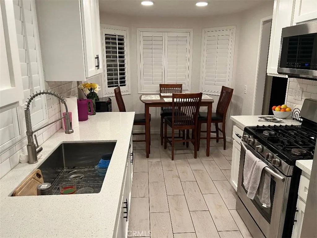 918 Ivy Street, Hemet, California 92545 home-pic-14