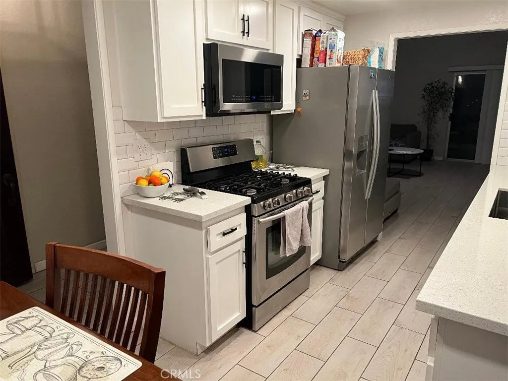 918 Ivy Street, Hemet, California 92545 home-pic-13