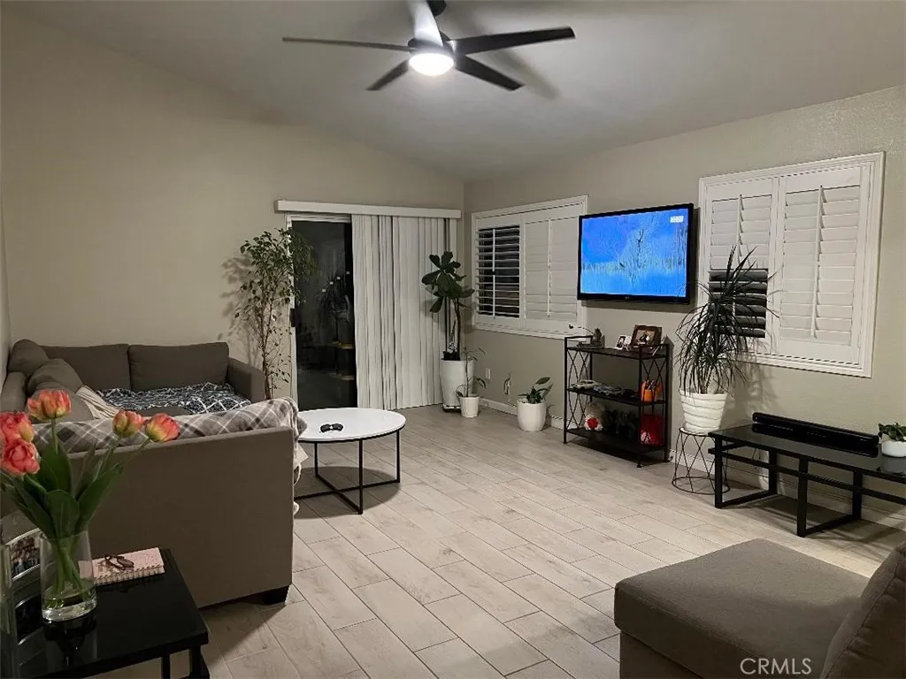 918 Ivy Street, Hemet, California 92545 home-pic-18