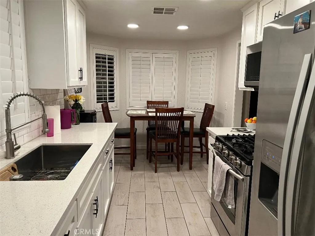 918 Ivy Street, Hemet, California 92545 home-pic-12