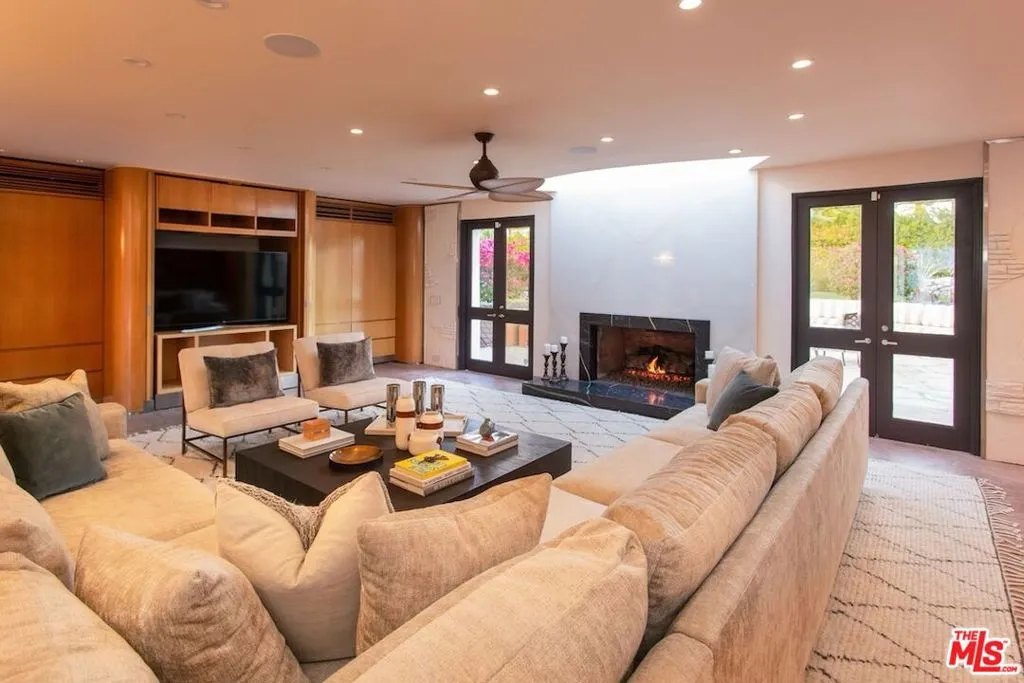 775 N N Mission Road, Palm Springs, California 92262 home-pic-9