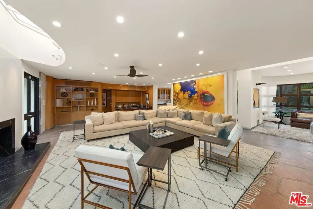 775 N N Mission Road, Palm Springs, California 92262 home-pic-8