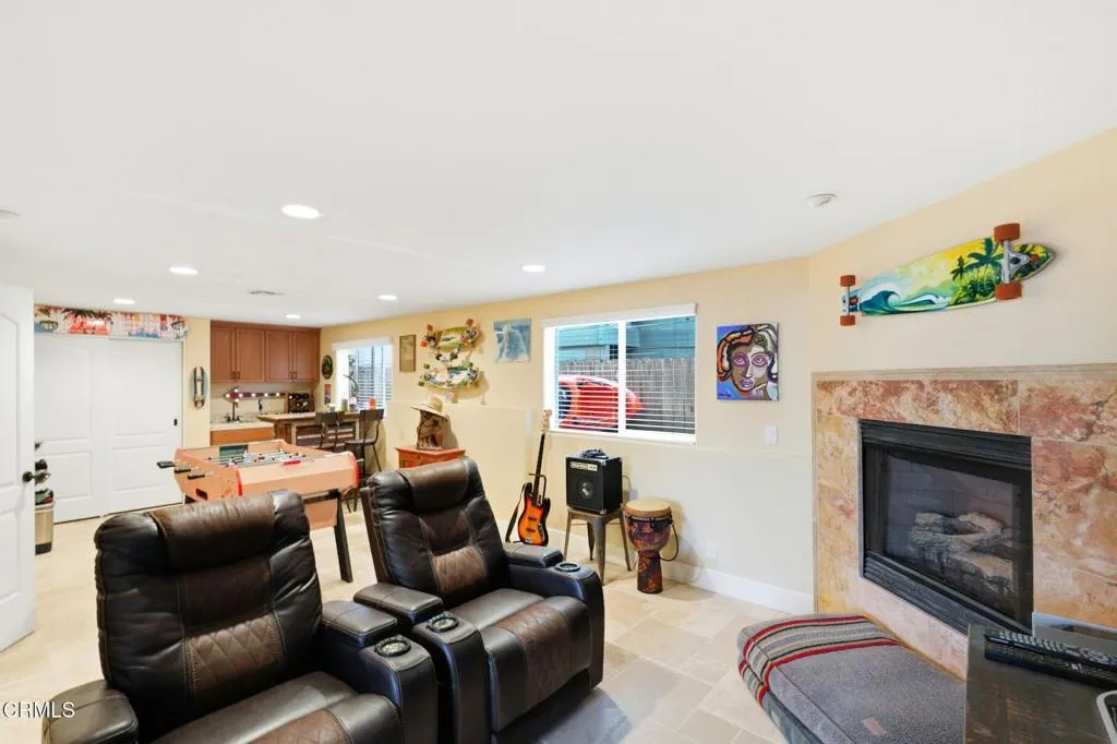 137 Fillmore Avenue, Oxnard, California 93035 home-pic-10