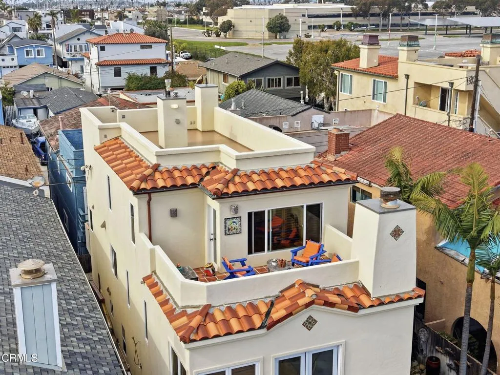 137 Fillmore Avenue, Oxnard, California 93035 home-pic-3