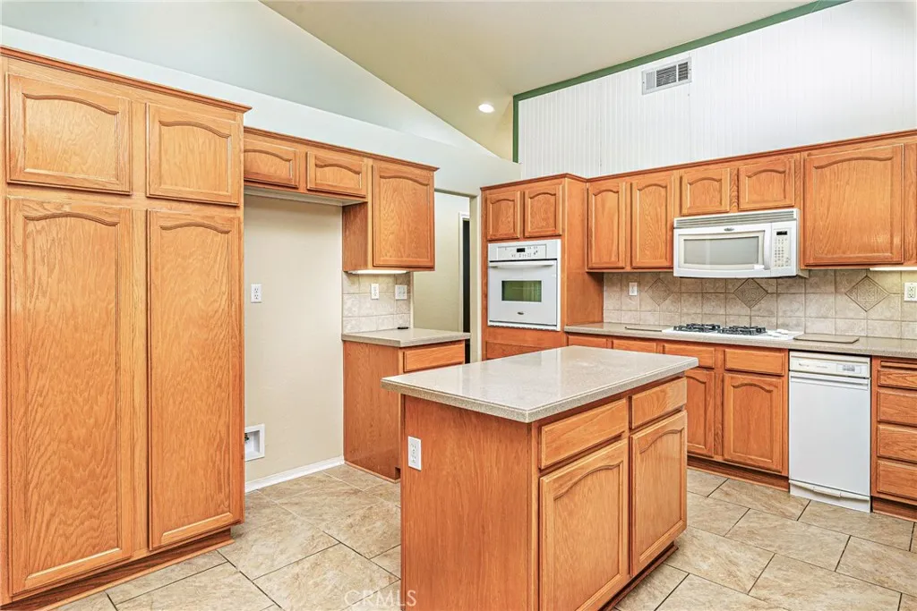 39675 Dijon, Murrieta, California 92562 home-pic-11