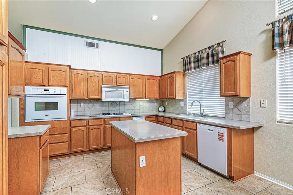 39675 Dijon, Murrieta, California 92562 home-pic-8