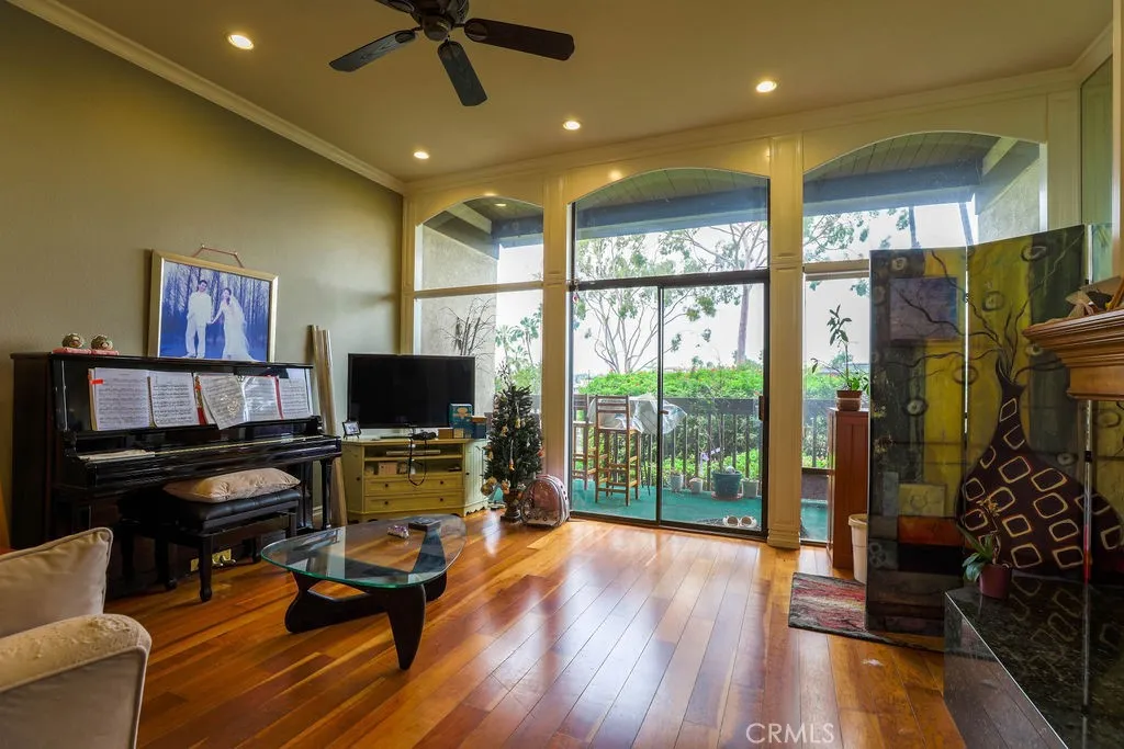 5103 Marina Pacifica Drive South Key home-pic-1