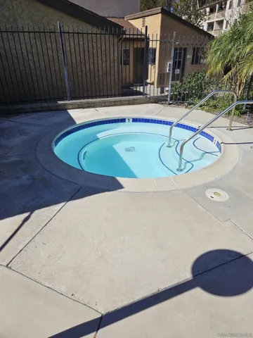 Swimming Pool/Hot Tub/Sauna