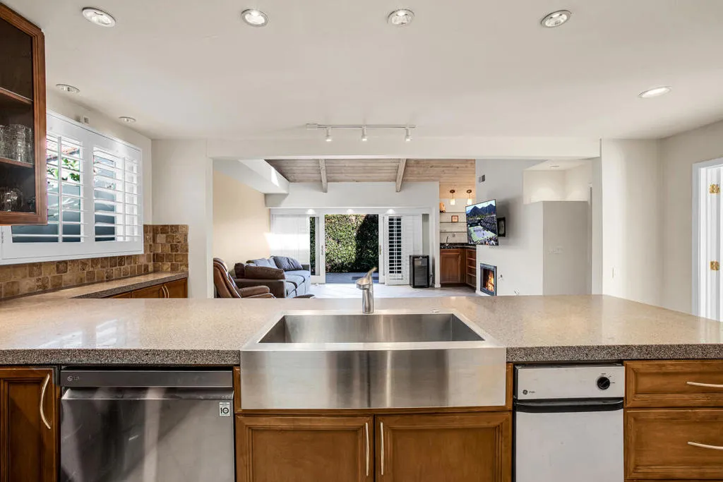 kitchen sink