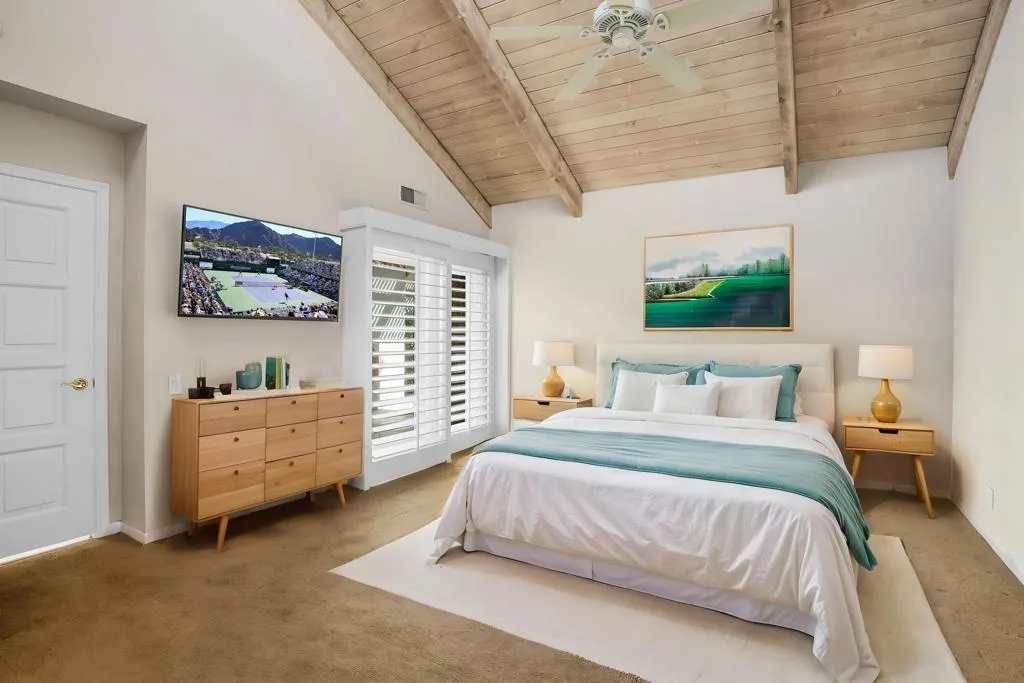STAGING- Bedroom