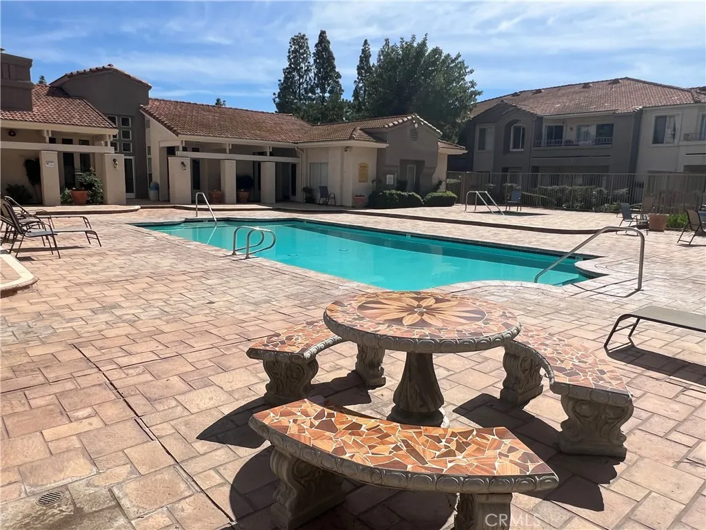1995 Las Colinas, Corona, California 92879 home-pic-19