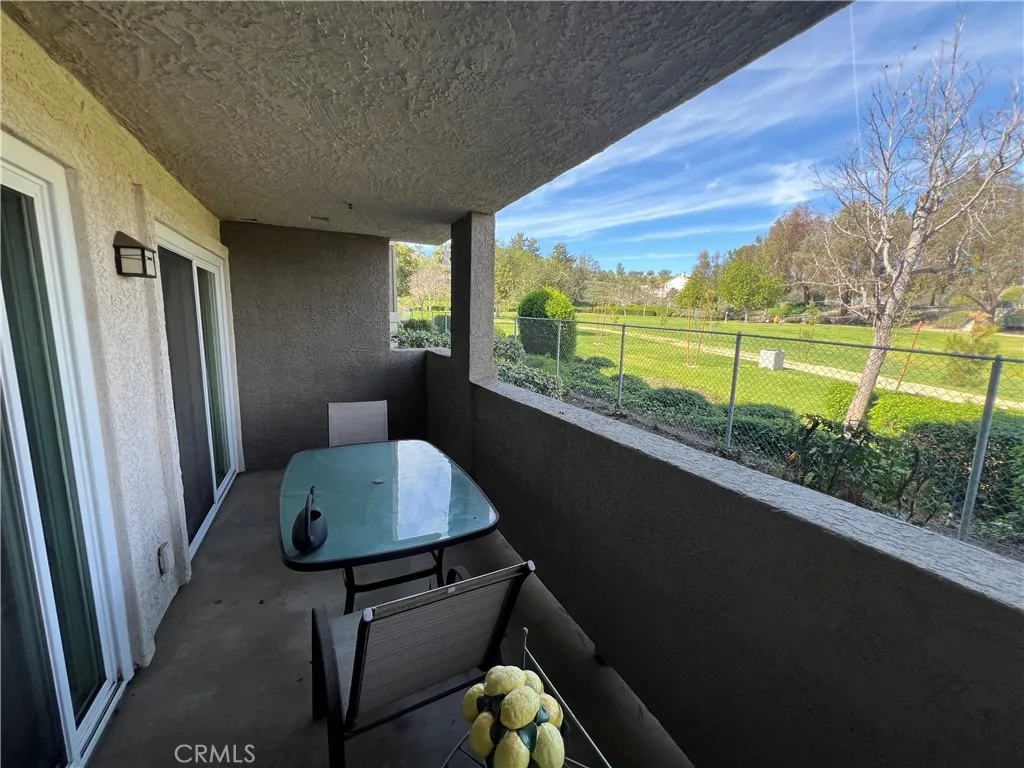 1995 Las Colinas, Corona, California 92879 home-pic-15