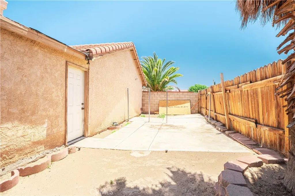 3243 E Avenue R4, Palmdale, California 93550 home-pic-42