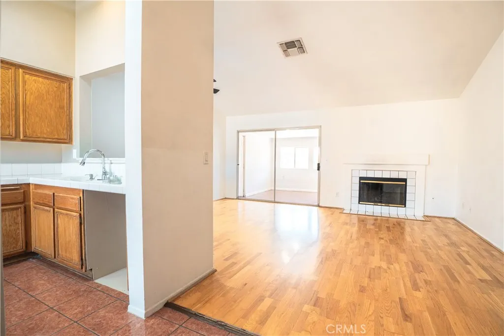 3243 E Avenue R4, Palmdale, California 93550 home-pic-14