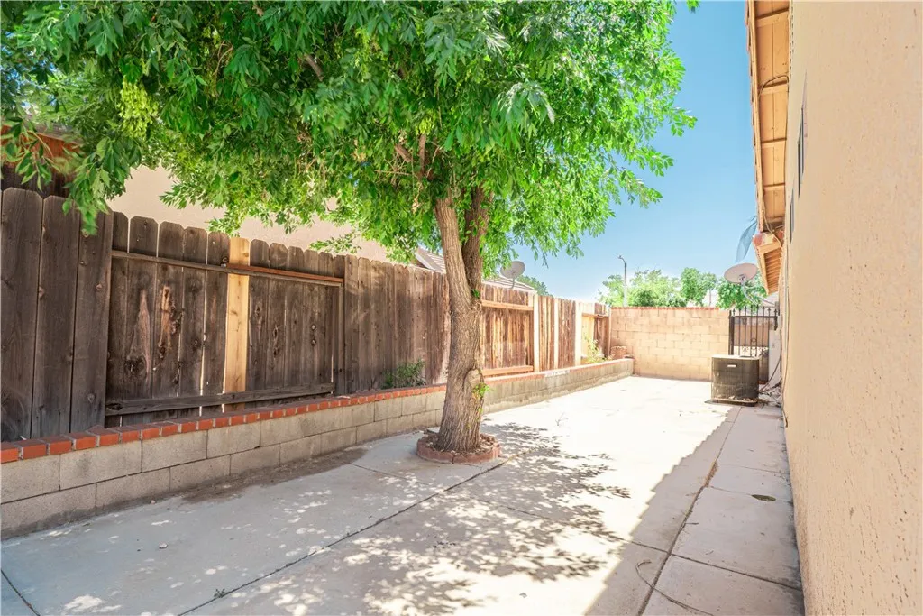 3243 E Avenue R4, Palmdale, California 93550 home-pic-41